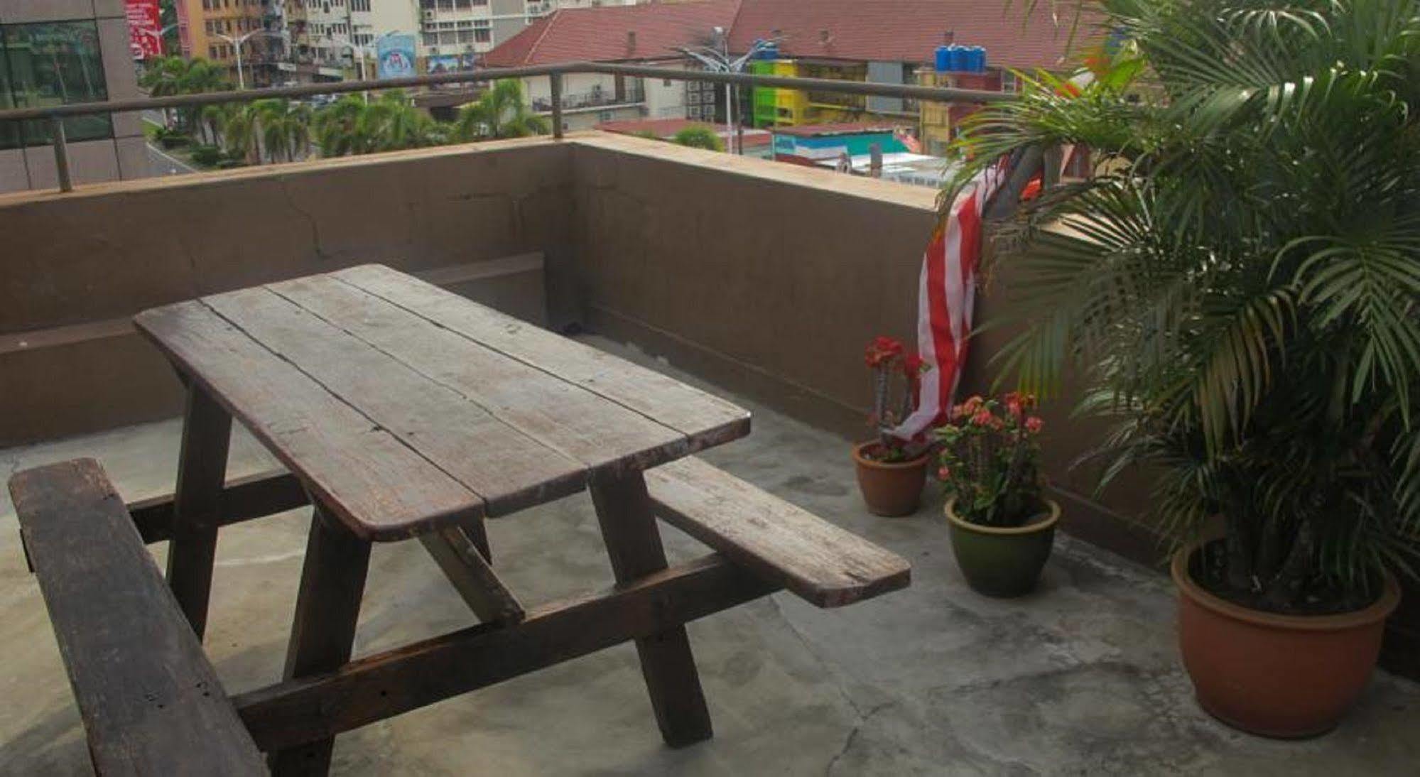 Borneo Backpackers Vandrehjem Kota Kinabalu Eksteriør billede